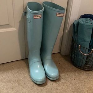 Light blue hunter 9 tall boots